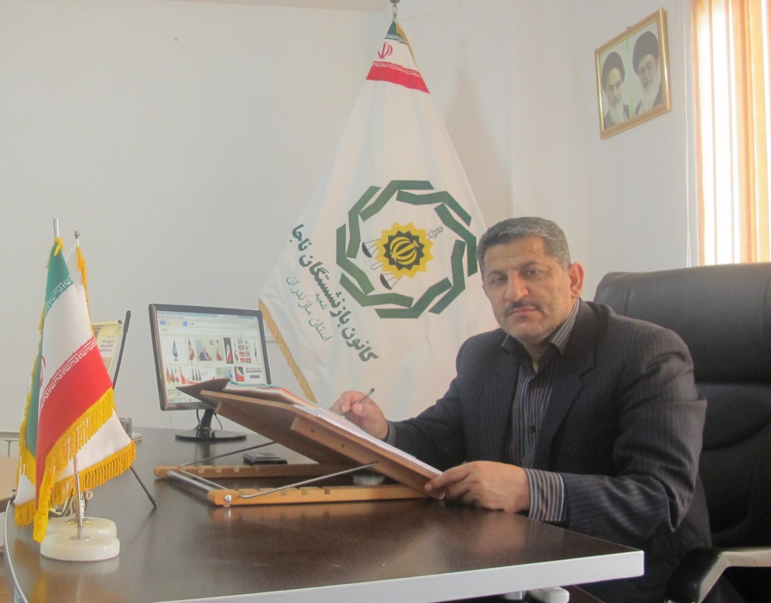 به منظور اطلاع شما عزیزان با مجموعه برنامه، خدمات و اقداماتی که در سه ماه اخیر از سوی کانون بازنشستگان استان مازندران انجام گرفته است، گفت و گویی با سرهنگ بازنشسته سیدمسعود سلیم بهرامی رئیس کانون بازنشستگان استان انجام دادیم: به منظور اطلاع شما عزیزان با مجموعه برنامه، خدمات و اقداماتی که در سه ماه اخیر از سوی کانون بازنشستگان استان مازندران انجام گرفته است، گفت و گویی با سرهنگ بازنشسته سیدمسعود سلیم بهرامی رئیس کانون بازنشستگان استان انجام دادیم: