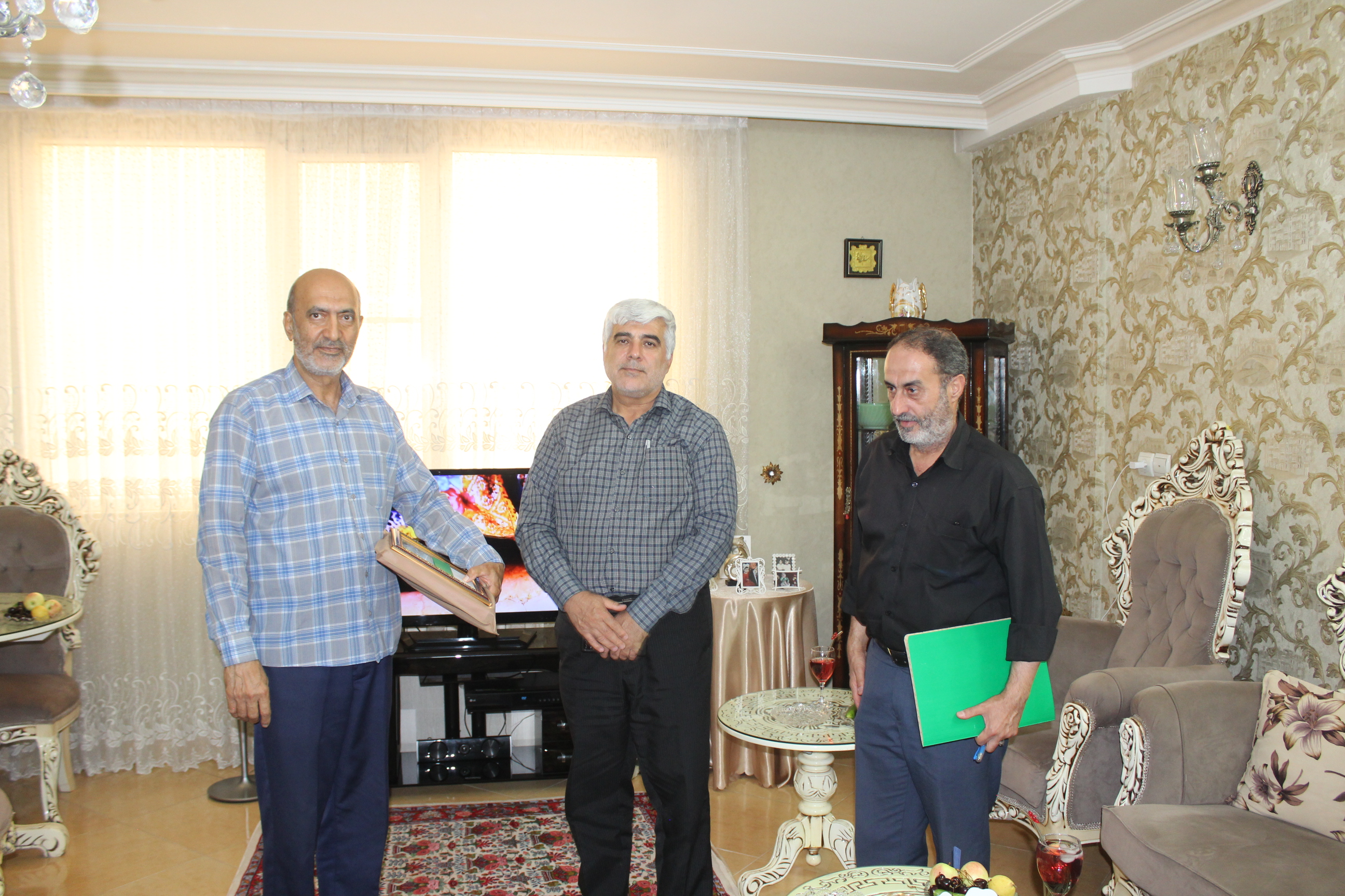 دیدار با 3 پیشکسوت به مناسبت روز خانواده در شهرستان ورامین