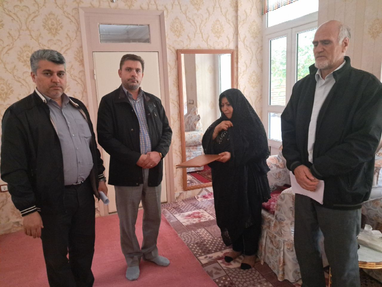 حضور نمایندگان تامین اجتماعی نیروهای مسلح استان آذربایجان شرقی جهت دیدار از ۱۵ نفر مستمری بگیر وبازنشسته‌ به همراه نماینده دفتر کانون بازنشستگان انتظامی شهرستان اهر در منازل آنان