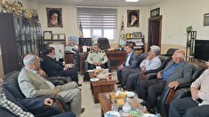 دیدار جمعی از پیشکسوتان با فرمانده انتظامی ویژه شرق استان تهران
