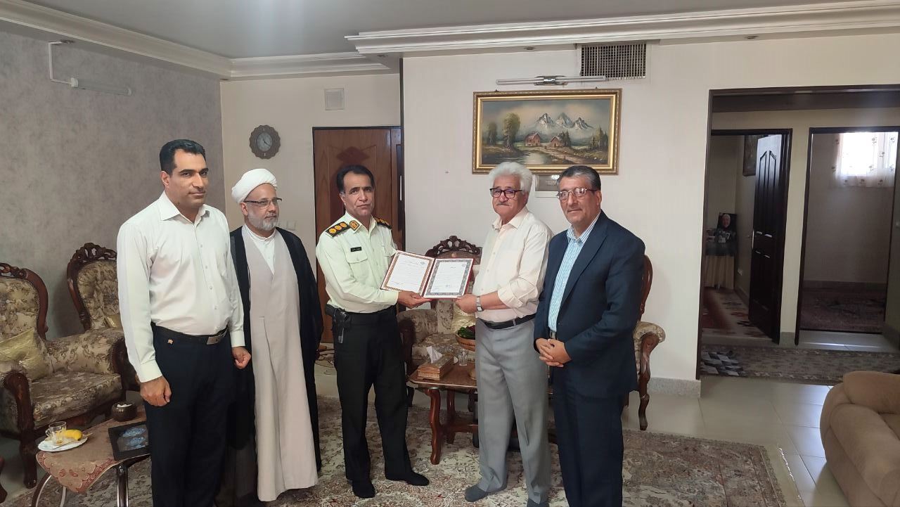 دیدار جانشین فرمانده انتظامی شهرستان شاهین شهر و میمه با ۲ نفر از اعضاء وابسته