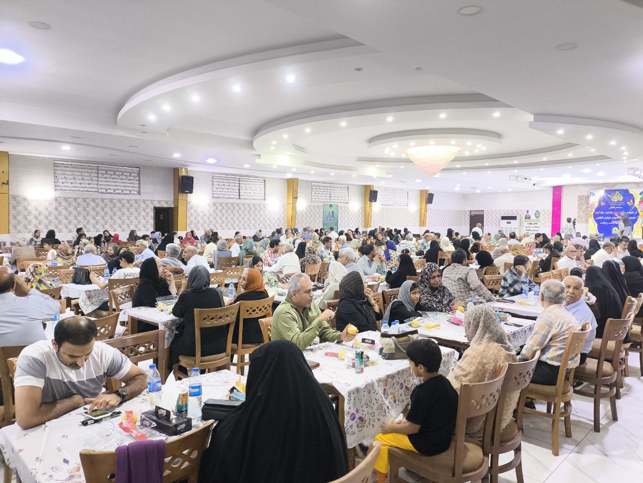 برگزاری مراسم تکریم از بازنشستگان و خانواده های فراجا برگزاری مراسم تکریم از بازنشستگان و خانواده های فراجا