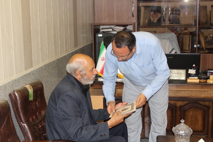 دیدار رئیس کانون بازنشستگان انتظامی استان آذربایجان شرقی با ۱۳ نفر از بازنشستگان و وظیفه بگیران جانباز بالای ۵۰ درصد