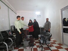 دیدار مسئول دفتر نمایندگی کانون بازنشستگان شهرستان ملکان با مستمری بگیر خانم سمانه مشرقی