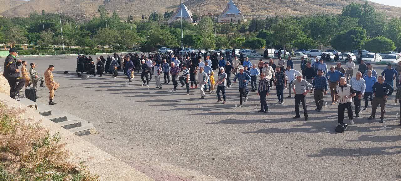 برگزاری همایش پیاده روی خانوادگی در شهر اراک
