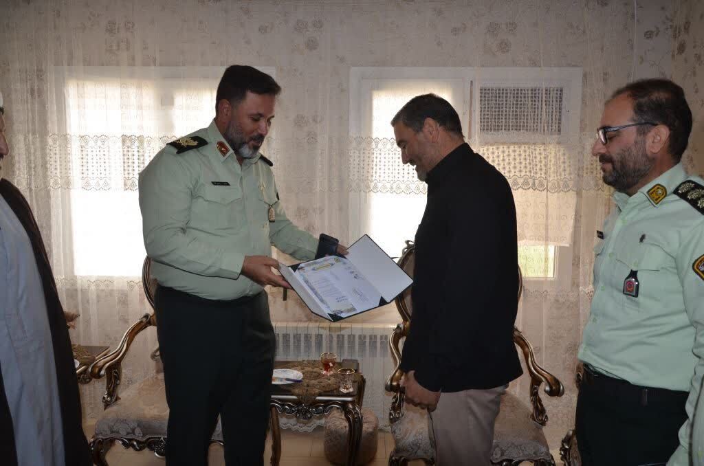 ديدار صميمي سردار