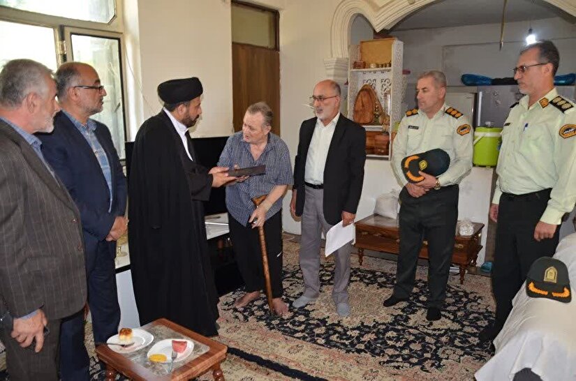 دیدار فرمانده انتظامی شهرستان تالش با پیشکسوتان