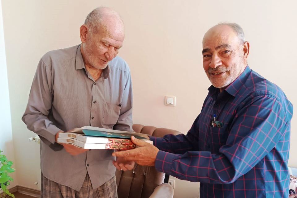 دیدار مسئول دفتر نمایندگی شهرستان گلپایگان با ۵ نفر از پیشکسوتان