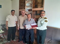 دیدار جانشین فرمانده انتظامی شهرستان شهرضا با ۳ نفر از پیشکسوتان