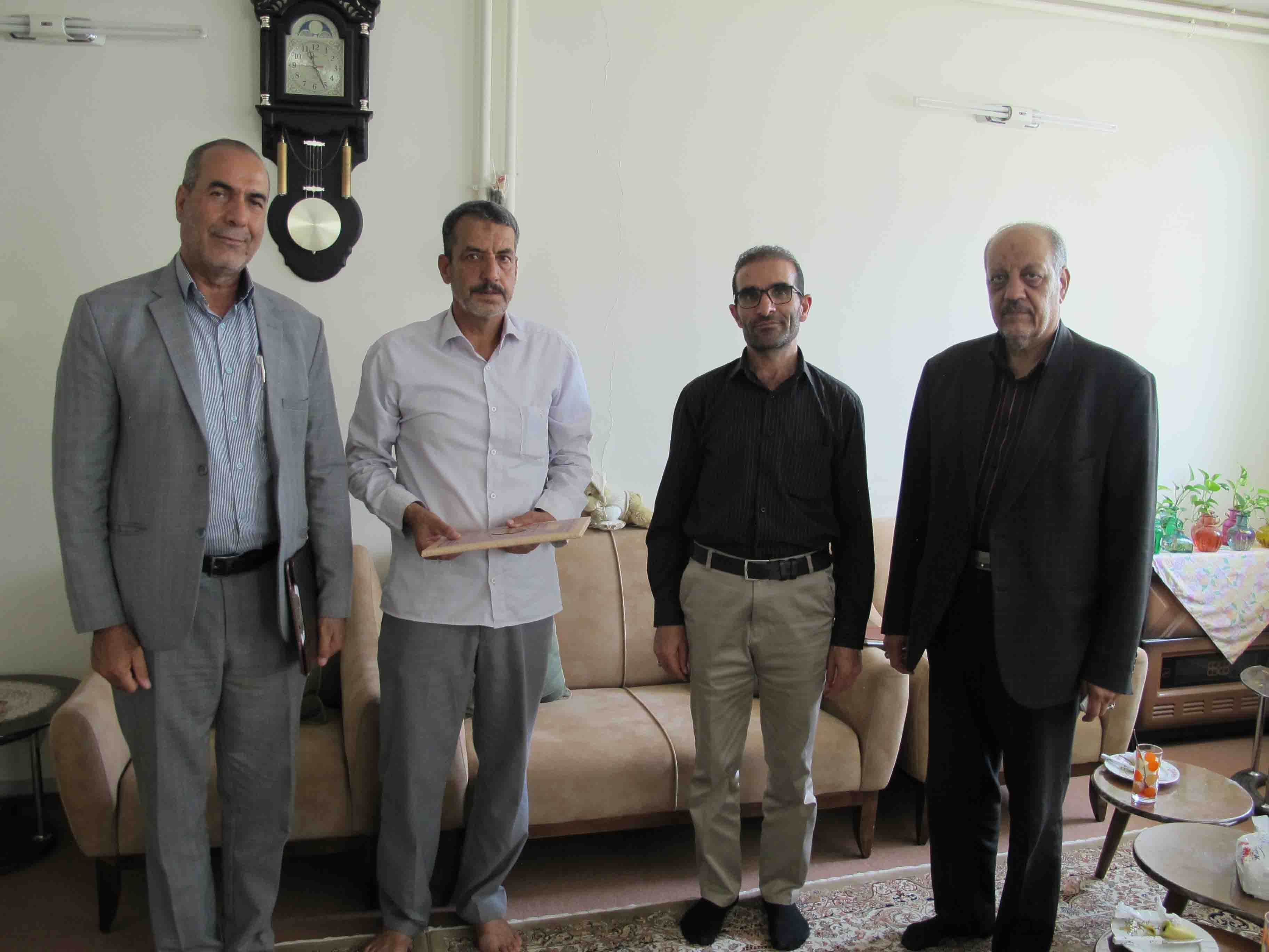 دیدار و سرکشی از 5 نفر پیشکسوت در شهرستان اراک