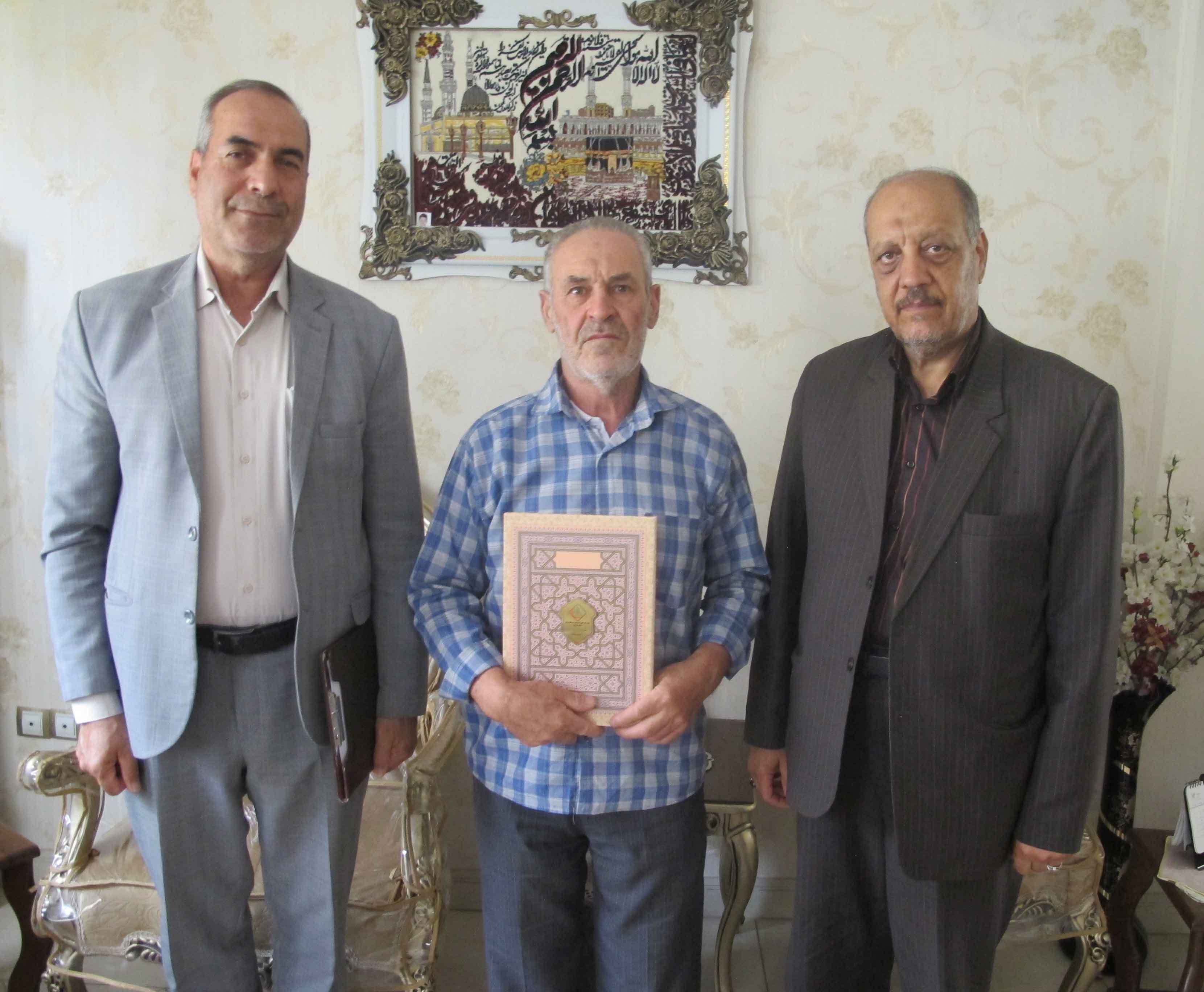 دیدار رئیس کانون بازنشستگان استان مرکزی با پیشکسوتان