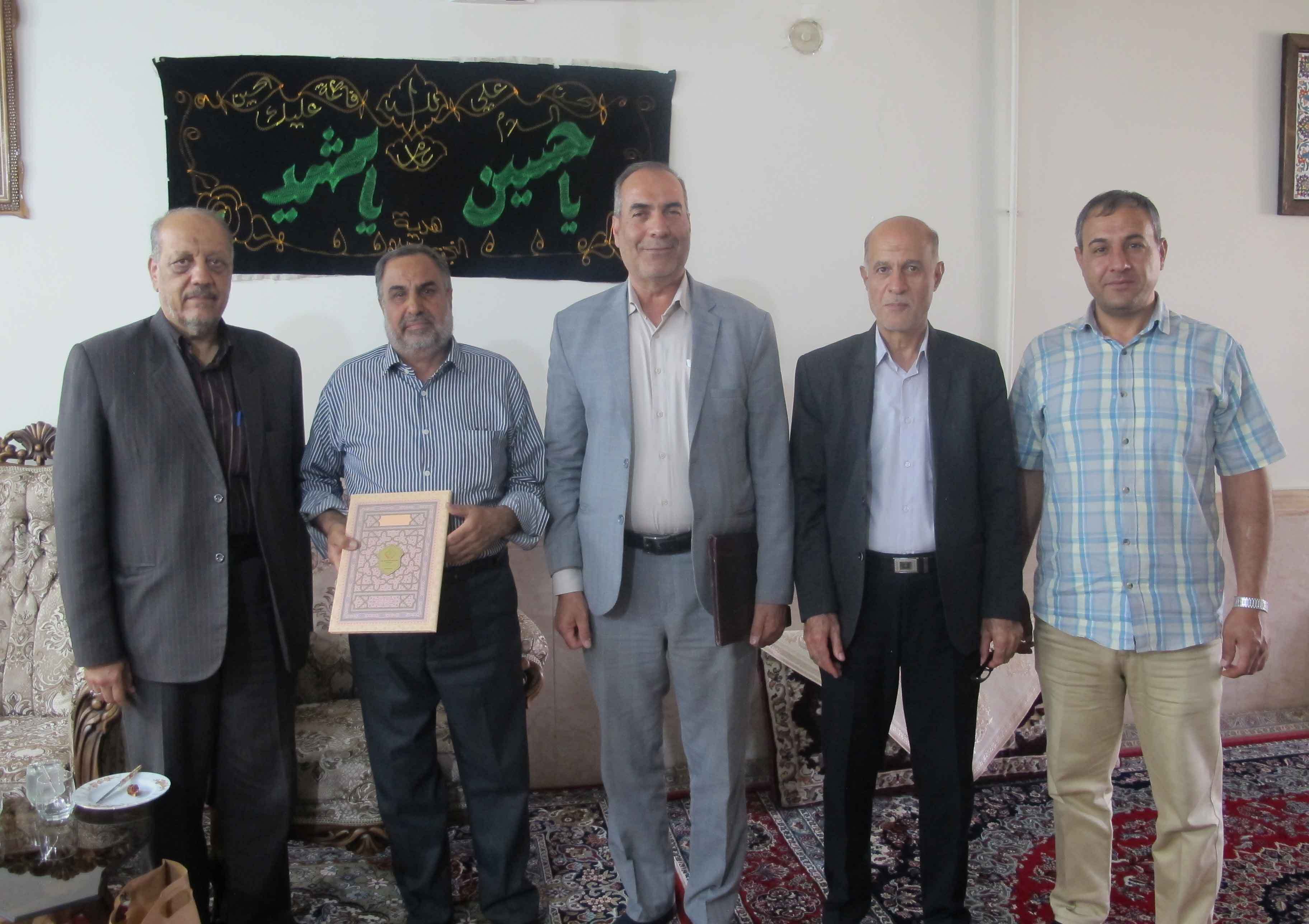 دیدار رئیس کانون بازنشستگان استان مرکزی با پیشکسوتان