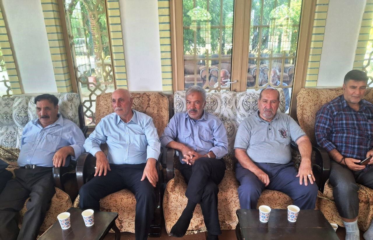 برگزاری دورهمی صمیمانه پیشکسوتان انتظامی نجف‌آباد و تیران‌و‌کرون