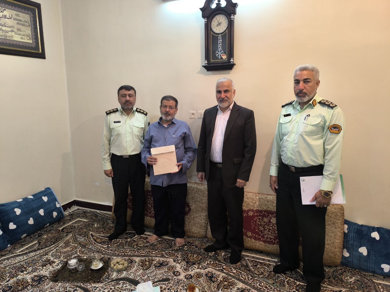 تکریم و دلجویی از خانواده های 2 تن از بازنشستگان متوفی در شهرستان اهواز تکریم و دلجویی از خانواده های 2 تن از بازنشستگان متوفی در شهرستان اهواز