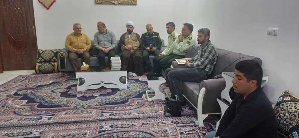 دیدار و دلجویی از خانواده های متوفیان کانون بازنشستگان شهرستان ایذه دیدار و دلجویی از خانواده های متوفیان کانون بازنشستگان شهرستان ایذه