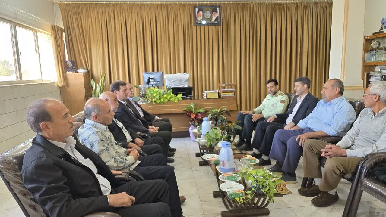 دیدار مسئول دفتر نمایندگی انتظامی شهرستان نجفآباد با فرمانده انتظامی شهرستان دیدار مسئول دفتر نمایندگی انتظامی شهرستان نجفآباد با فرمانده انتظامی شهرستان