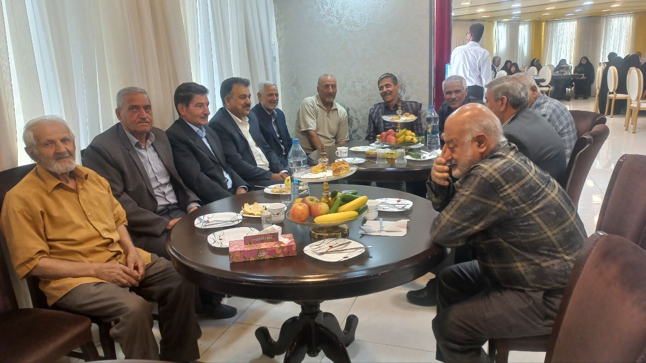 جشن خانوادگی بازنشستگان انتظامی شهرستان فلاورجان به مناسبت هفته ناجا برگزار شد