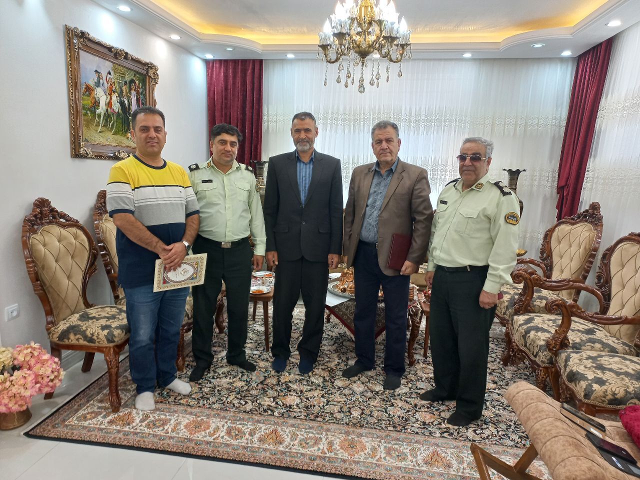 دیدار با 10 پیشکسوت بازنشسته شهرستان کنگاور دیدار با 10 پیشکسوت بازنشسته شهرستان کنگاور