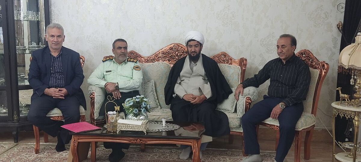 دیدار فرمانده انتظامی شهرستان شاهیندژ با  پیشکسوت بازنشسته مهدی جوادی