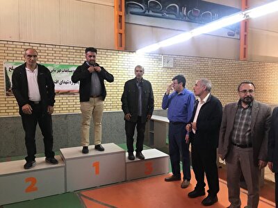 قهرمانی آقای بهزاد روشنی بازنشسته انتظامی در مسابقات قهرمانی پیشکسوتان نیرو‌های مسلح در رشته تیراندازی با تپانجه
