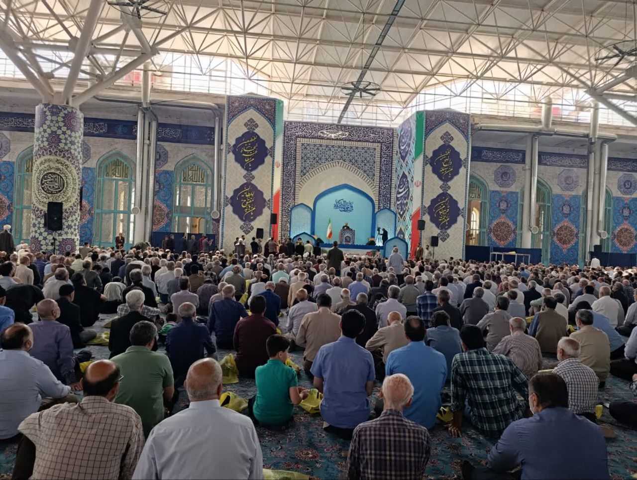 آئین تجلیل از رزمندگان پیشکسوت در نماز جمعه کرج همزمان با هفته دفاع مقدس