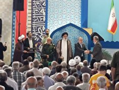 آئین تجلیل از رزمندگان پیشکسوت در نماز جمعه کرج همزمان با هفته دفاع مقدس