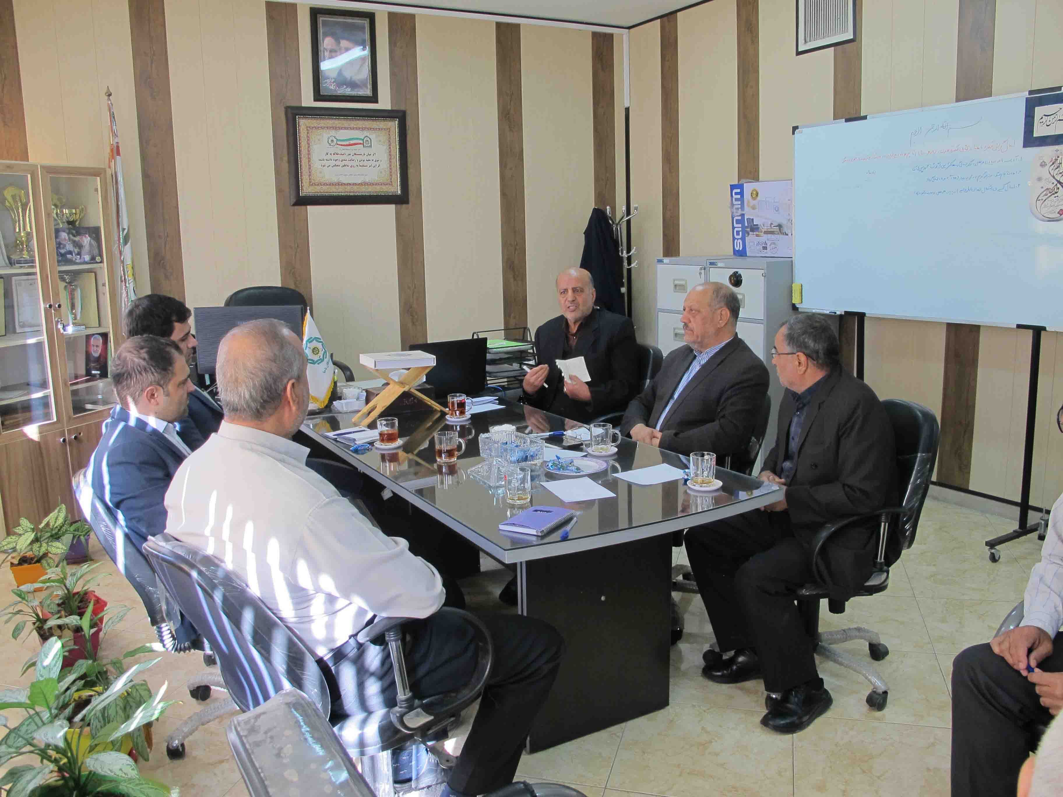 برگزاری جلسه با رئیس بیمه کوثر استان در محل کانون انتظامی استان مرکزی