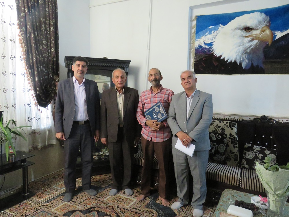 دیدار صمیمی با ۷ نفر از بازنشستگان و مستمری بگیران شهرستان یزد دیدار صمیمی با ۷ نفر از بازنشستگان و مستمری بگیران شهرستان یزد