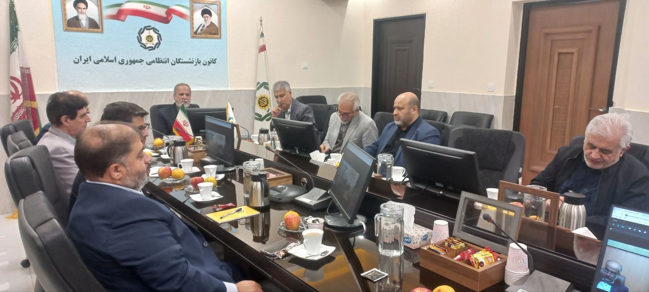 وبینار کانون بازنشستگان انتظامی با محور افزایش حقوق و یارانه «حکمت» برگزار شد وبینار کانون بازنشستگان انتظامی با محور افزایش حقوق و یارانه «حکمت» برگزار شد