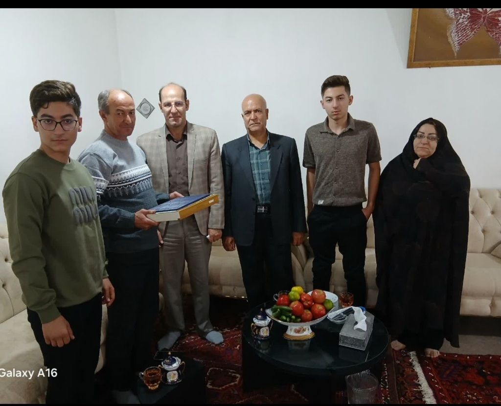 دیدار با ۱۶ نفر از بازنشستگان شهرستان بناب در منزل