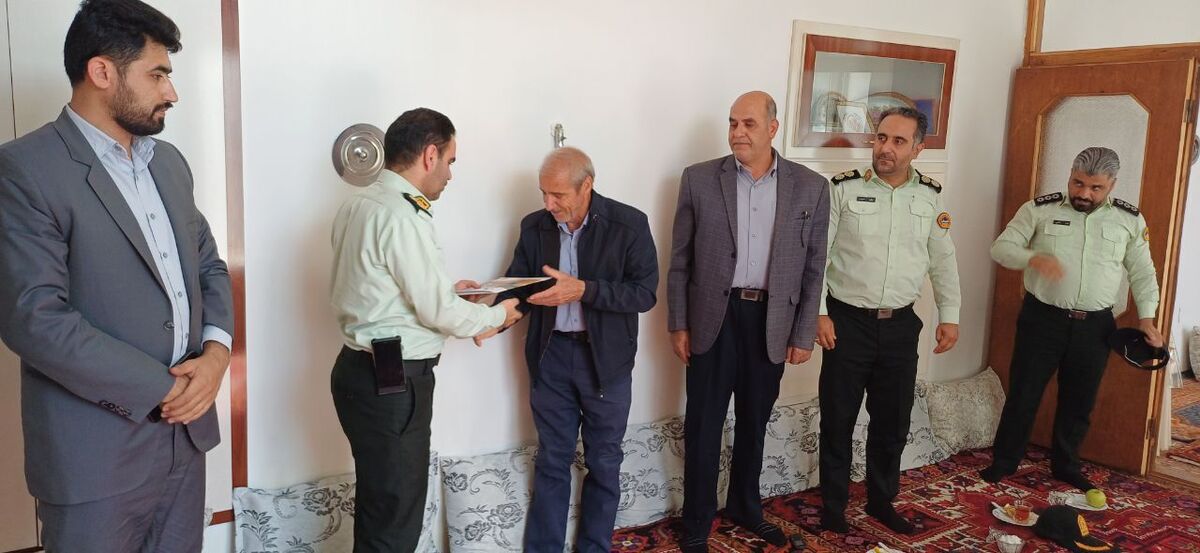 دیدار با بازنشسته جانباز عباسعلی زینالی در منزل در شهرستان آذرشهر