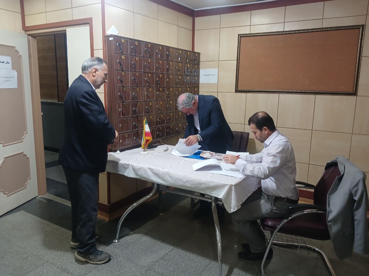 برگزاري ضیافت خانوادگی بازنشستگان انتظامی استان کرمانشاه با حضور ۵۰ نفربازنشسته و خانواده آنها.