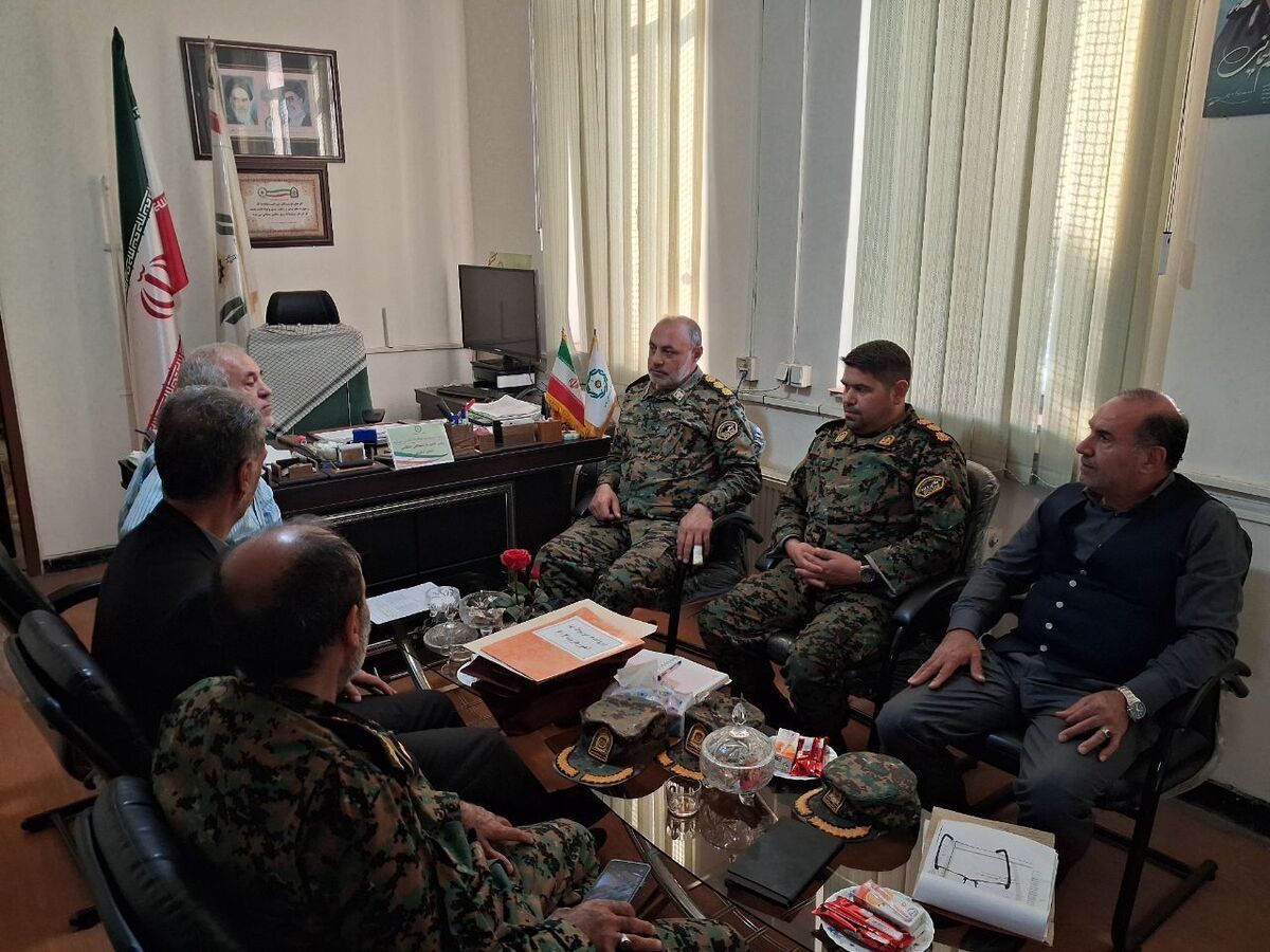 برگزاری جلسه تعاملی رئیس کانون بازنشستگان استان با فرمانده یگان ویژه پاسداران استان آذربایجان غربی