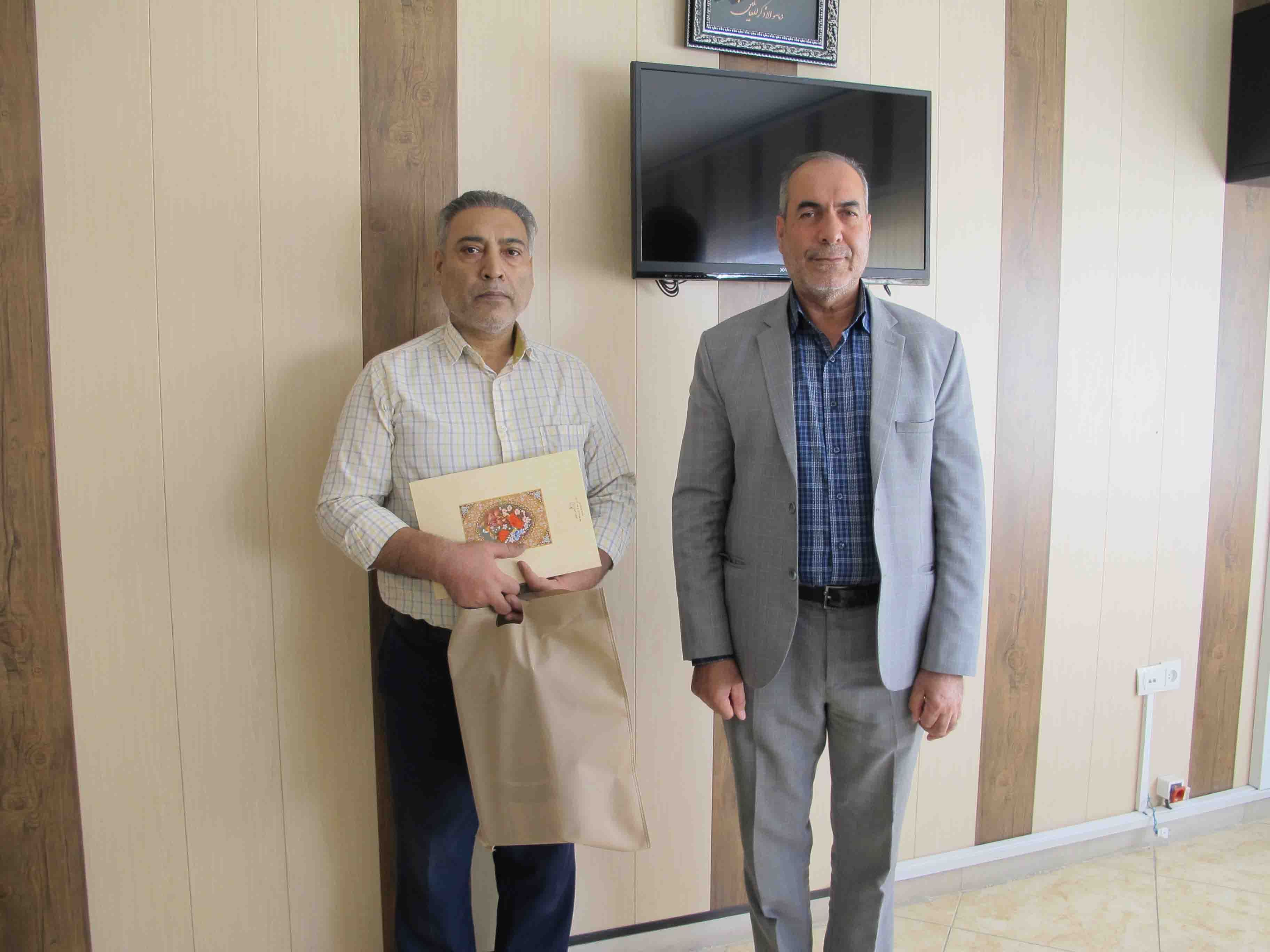 دیدار رئیس کانون بازنشستگان استان مرکزی با 4 نفر از پیشکسوتان دیدار رئیس کانون بازنشستگان استان مرکزی با 4 نفر از پیشکسوتان