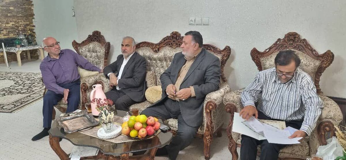 دیدار رئیس کانون بازنشستگان انتظامی استان از بازنشسته علی جعفری دیدار رئیس کانون بازنشستگان انتظامی استان از بازنشسته علی جعفری