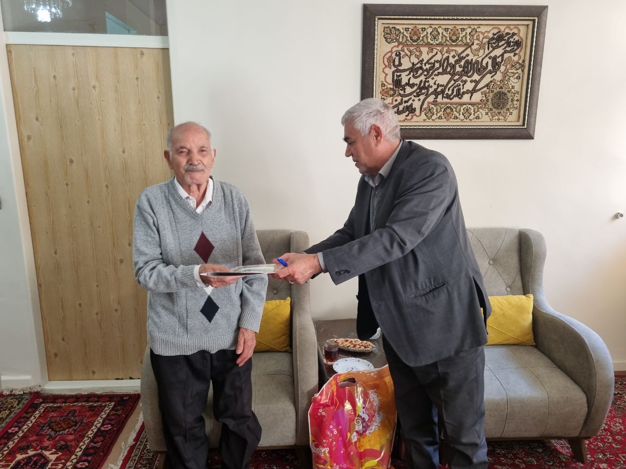 دیدار با ۱۲ نفر از بازنشستگان شهرستان تبریز