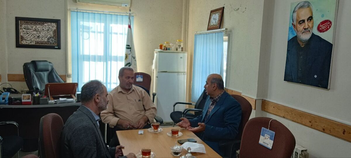 نشست روسای کانون بازنشستگان انتظامی بابلسر وآمل بارئیس کانون بازنشستگان استان مازندران