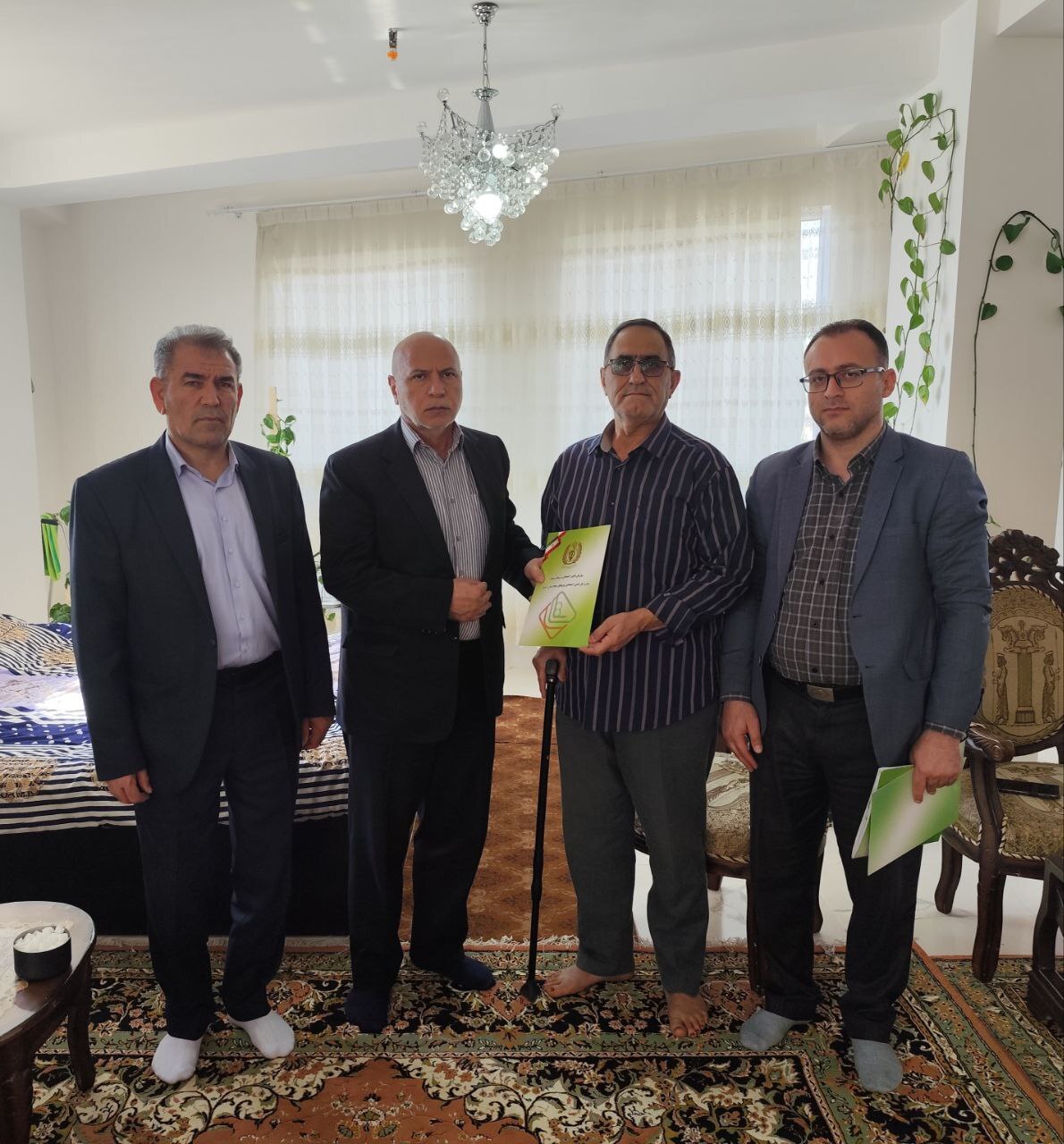 دیدار با 7 تن از بازنشستگان و مستمری بگیران استان اردبیل