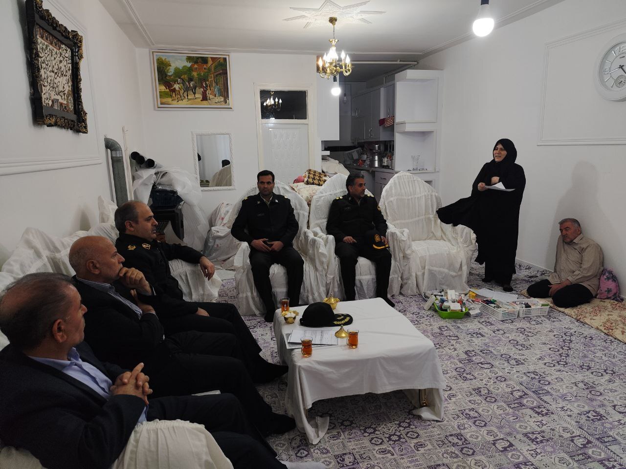 دیدار سردار بزرا با بازنشسته بیمار شاپور قادری