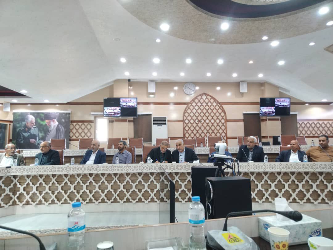 برگزاری نشست صمیمی فرمانده انتظامی استان خوزستان با فرماندهان و معاونین و مدیران سابق پیشکسوتان بازنشسته