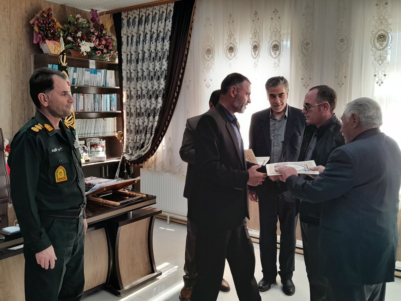 دیدار با ۱۰پیشکسوت بازنشسته ومستمری بگیر شهرستان سنقر