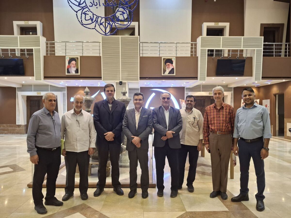 برگزاری ضیافت خانوادگی در شهرستان نجف آباد با حضور ۴۰ بازنشسته به همراه خانواده آنها