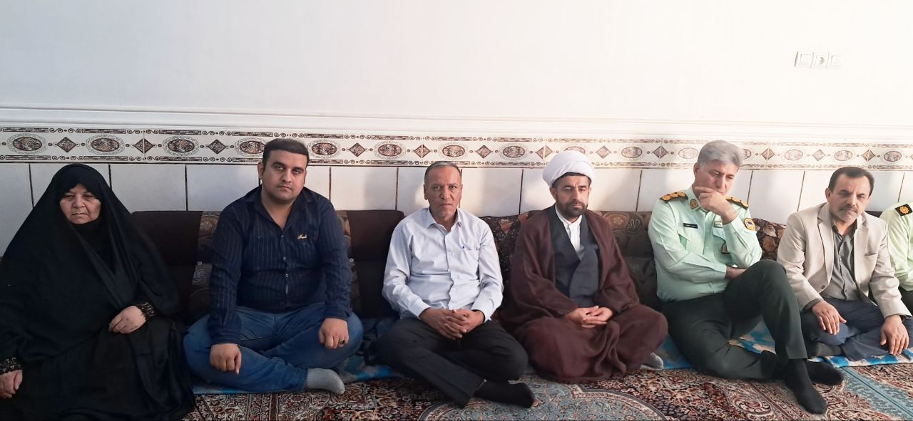 دیدار با 3 نفر از بازنشستگان و مستمری بگیران شهرستان رامهرمز دیدار با 3 نفر از بازنشستگان و مستمری بگیران شهرستان رامهرمز