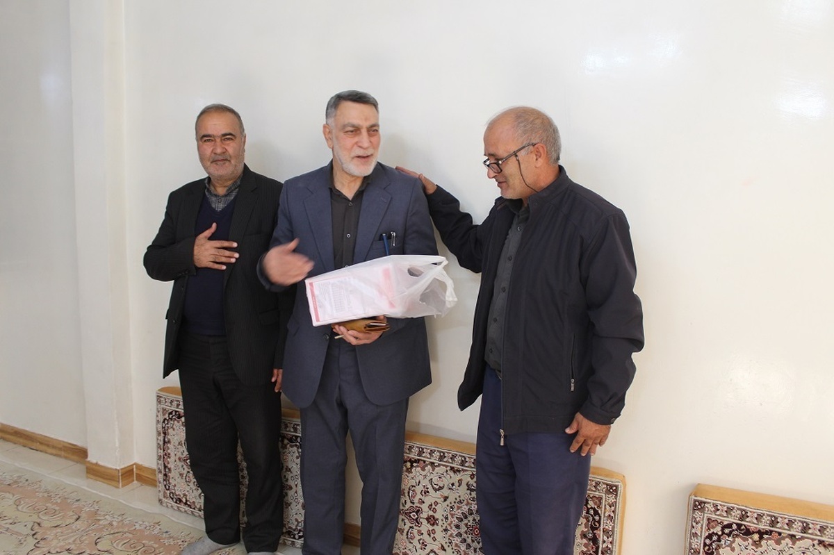 دیدار با بازنشسته و مستمری بگیر در شهرستان قرچک