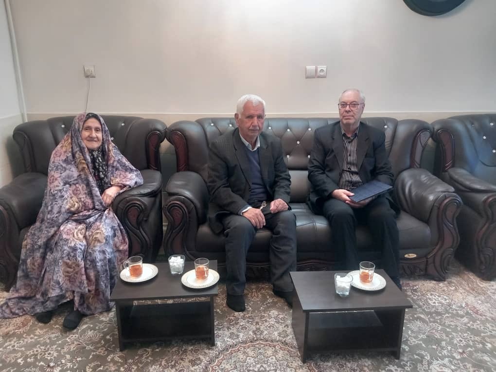 دیدار با سه تن از اعضای وابسته شهرستان کرج دیدار با سه تن از اعضای وابسته شهرستان کرج